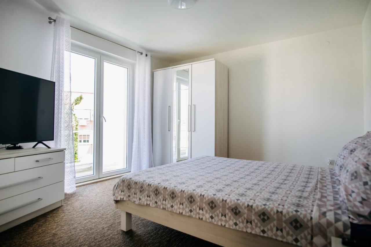 Sunnynest Apartment - 3Br Apt With Free Parking & Wi-Fi, Close To Lapad Bay Beach Дубровник Екстер'єр фото