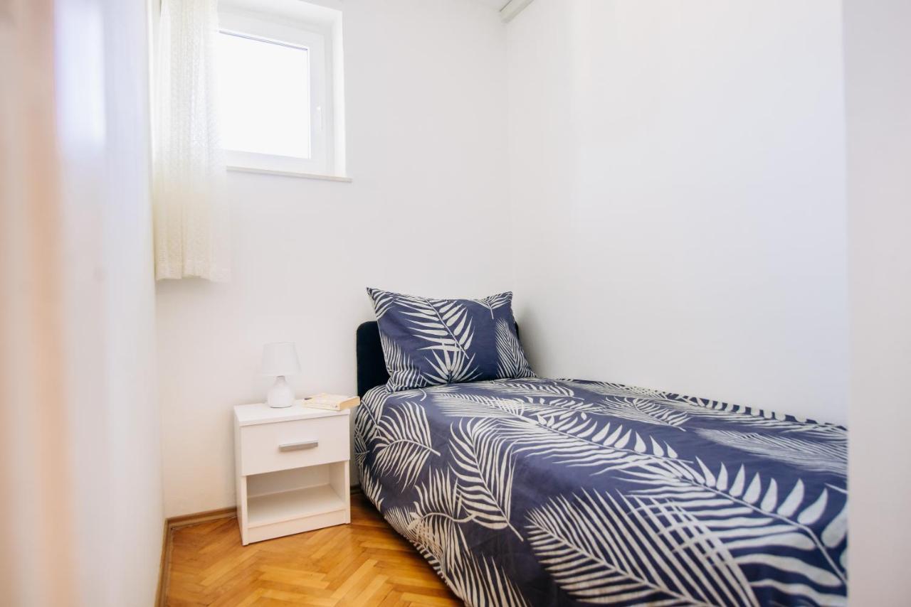 Sunnynest Apartment - 3Br Apt With Free Parking & Wi-Fi, Close To Lapad Bay Beach Дубровник Екстер'єр фото